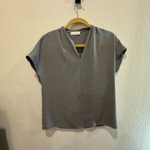 Oak + Fort Size V-neck Top Size Medium